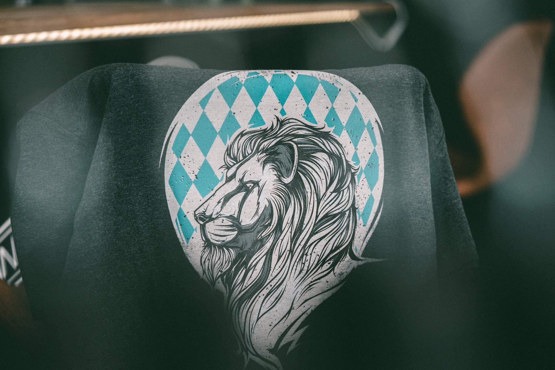 AUSVERKAUFT: Bavarias Löwe Unisex Premium T-Shirt